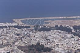 Image du Maroc Professionnelle de  Vue aérienne d'Asilah, ville du nord du Maroc sur l'océan Atlantique à 40 km au sud de Tanger, Vendredi 9 Août 2002.  (Photo / Abdeljalil Bounhar)



 